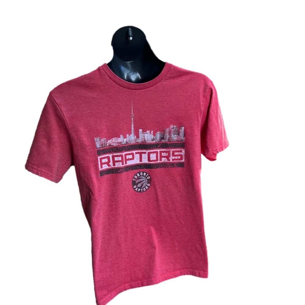 Toronto Raptors NBA t shirt cityscape graphic distressed hard to find Size L